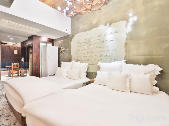 Фото February Hotel Hwanggeum