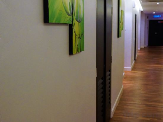 Фото Pine Garden Hotel