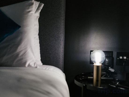 Фото Eleven by Warren Collection