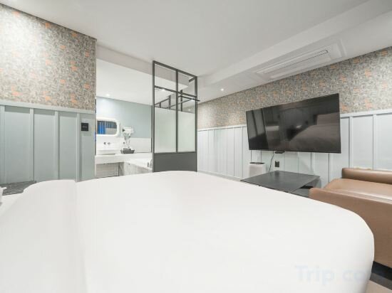 Фото Hanam Aloha Hotel