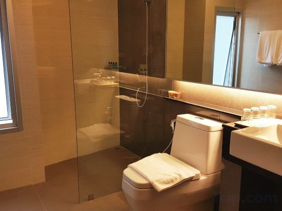 Фото Ploen Place Residence