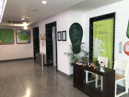 Фото Pop! Hotel Diponegoro Surabaya