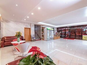 Red Lantern Traders Hotel (No. 77-79 Dezheng Road), hotel