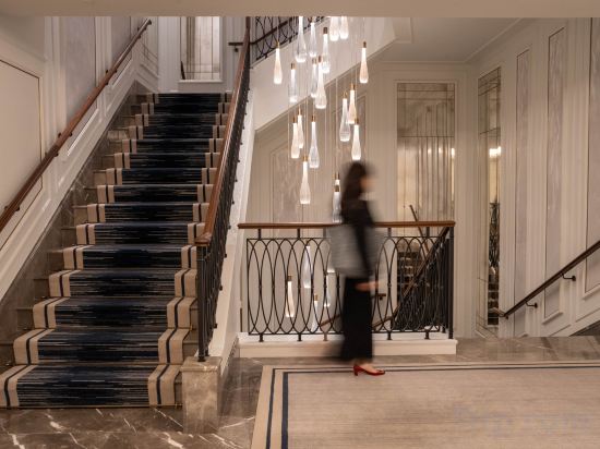 Фото Jumeirah Carlton Tower