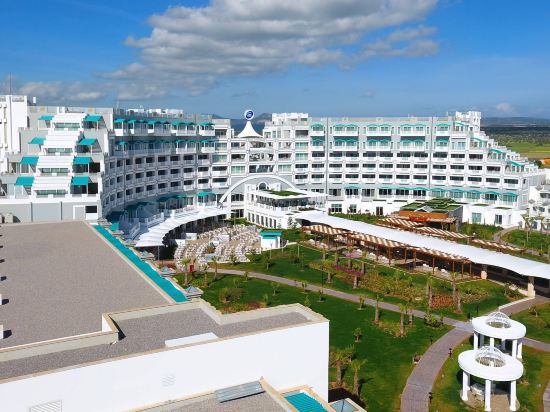 Фото Limak Cyprus Deluxe Hotel