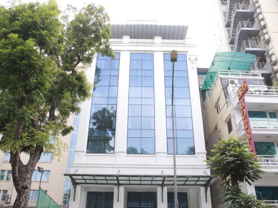 Фото Adonis Hotel