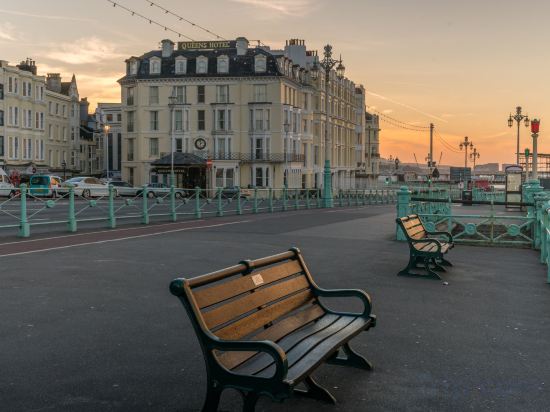 Фото Queens Hotel