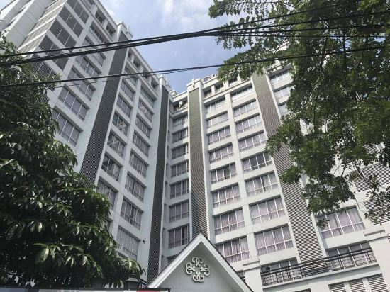 Фото Grand Darmo Suite Hotel