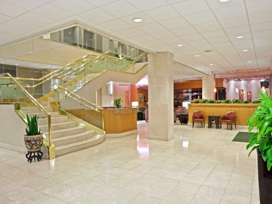 Фото Holiday Inn Hotel & Suites Vancouver Downtown, an Ihg Hotel