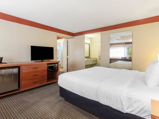 Фото La Quinta Inn & Suites by Wyndham Chicago Tinley Park