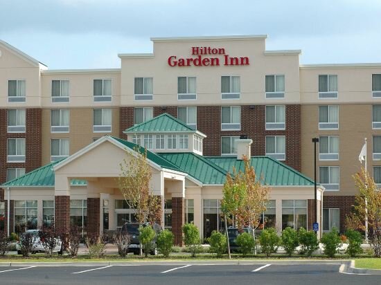 Фото Hilton Garden Inn Naperville/Warrenville
