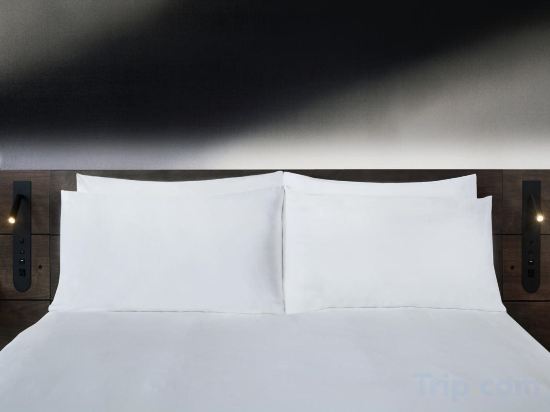 Фото Novotel Toronto Centre