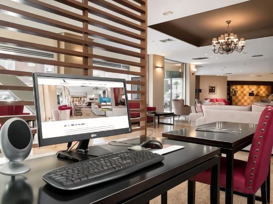 Фото Отель Zentral Parque