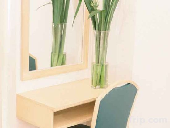 Фото Allure Hotel & Suites