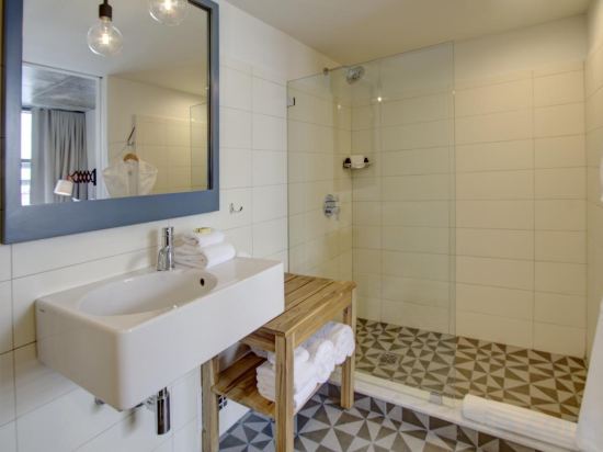 Фото The Boro Hotel