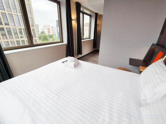 Фото EasyHotel Paris Nord Aubervilliers