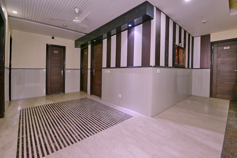 Фото Oyo 464 Hotel Lotus Palace