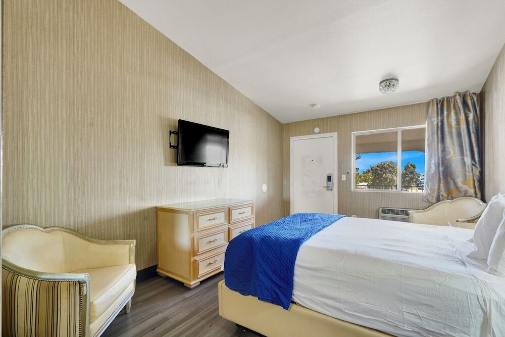 Фото Crown Motel