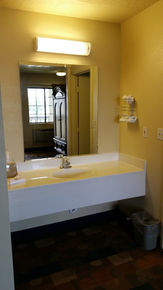 Фото Travel Inn Motel