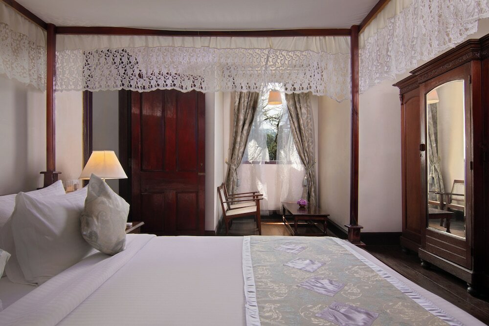 Фото Queen's Hotel