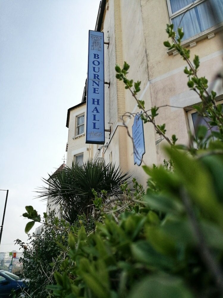 Фото Bourne Hall Hotel