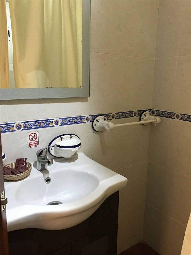 Фото Hostal Restaurante El Mero