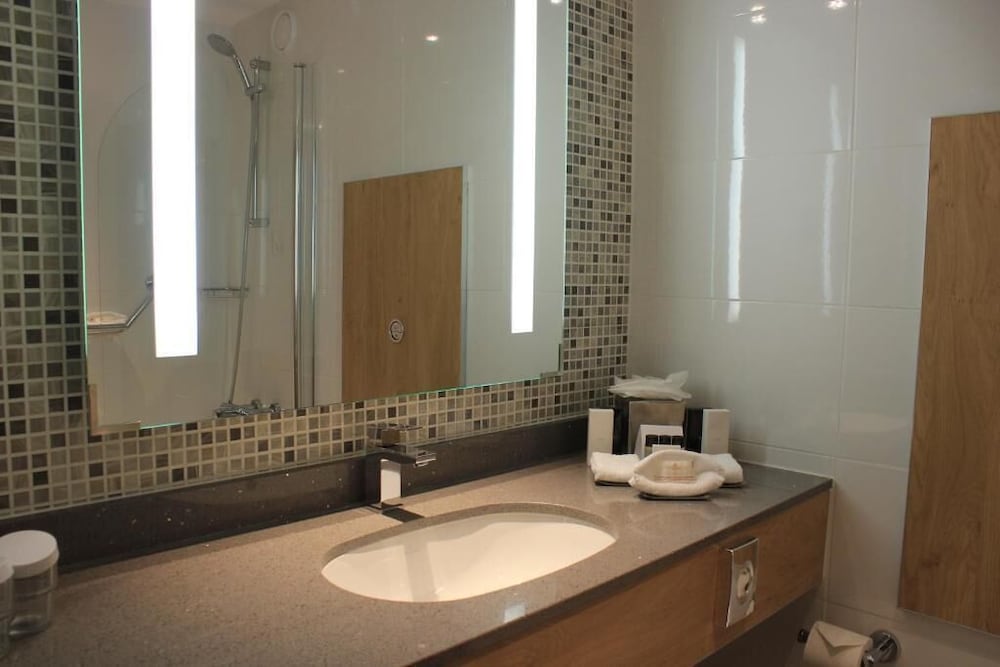 Фото Clayton Hotel Burlington Road