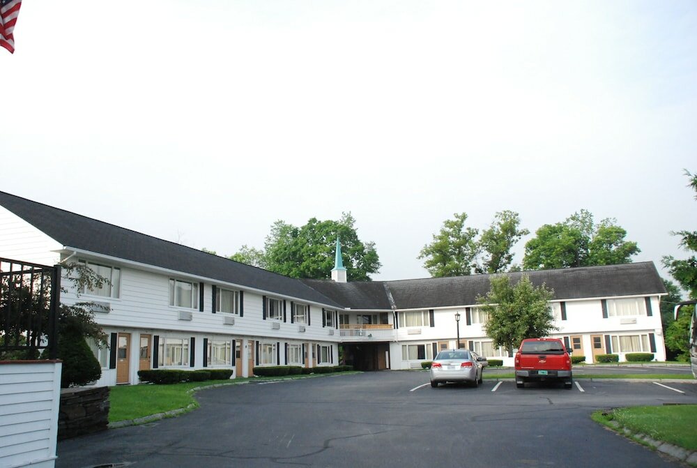 Фото Hollow Inn and Motel