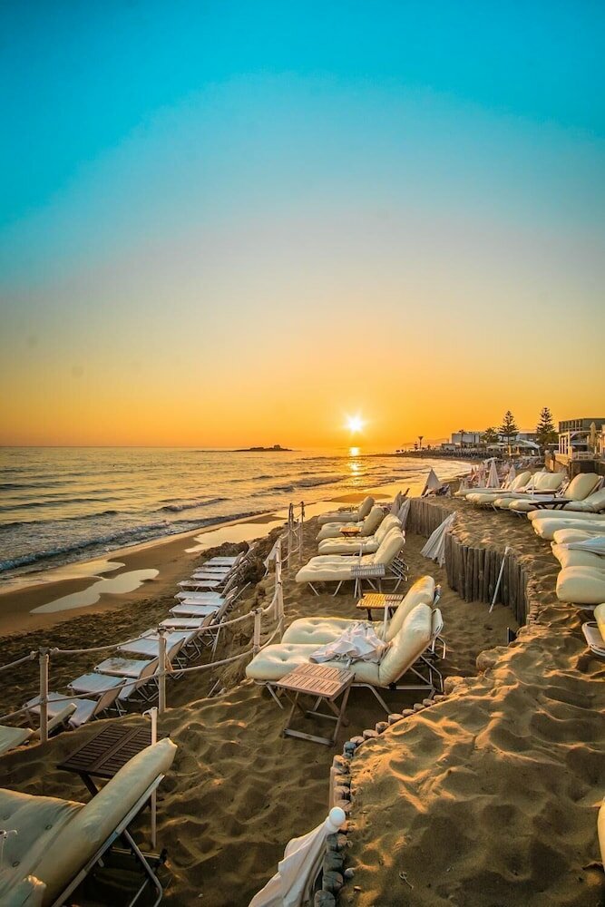 Фото Parthenis Beach Suites by the Sea