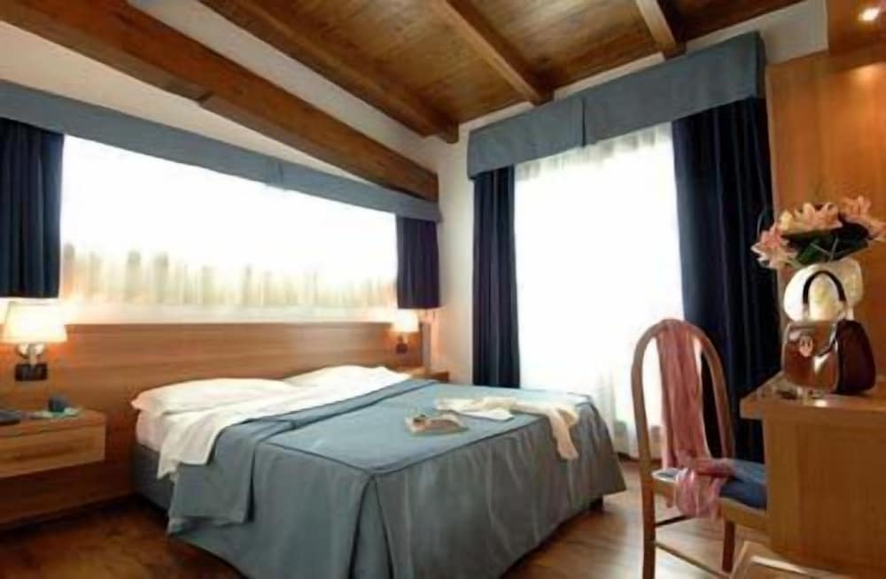 Фото Hotel Aurora