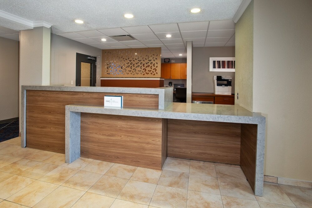 Фото Candlewood Suites Kenosha, an Ihg Hotel