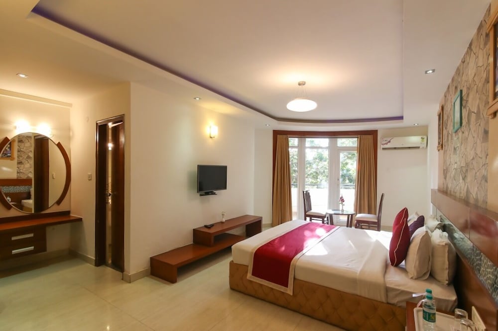 Фото Icon Suites by Bhagini