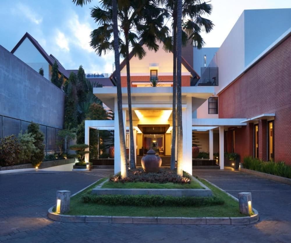 Фото Hotel Santika Premiere Malang