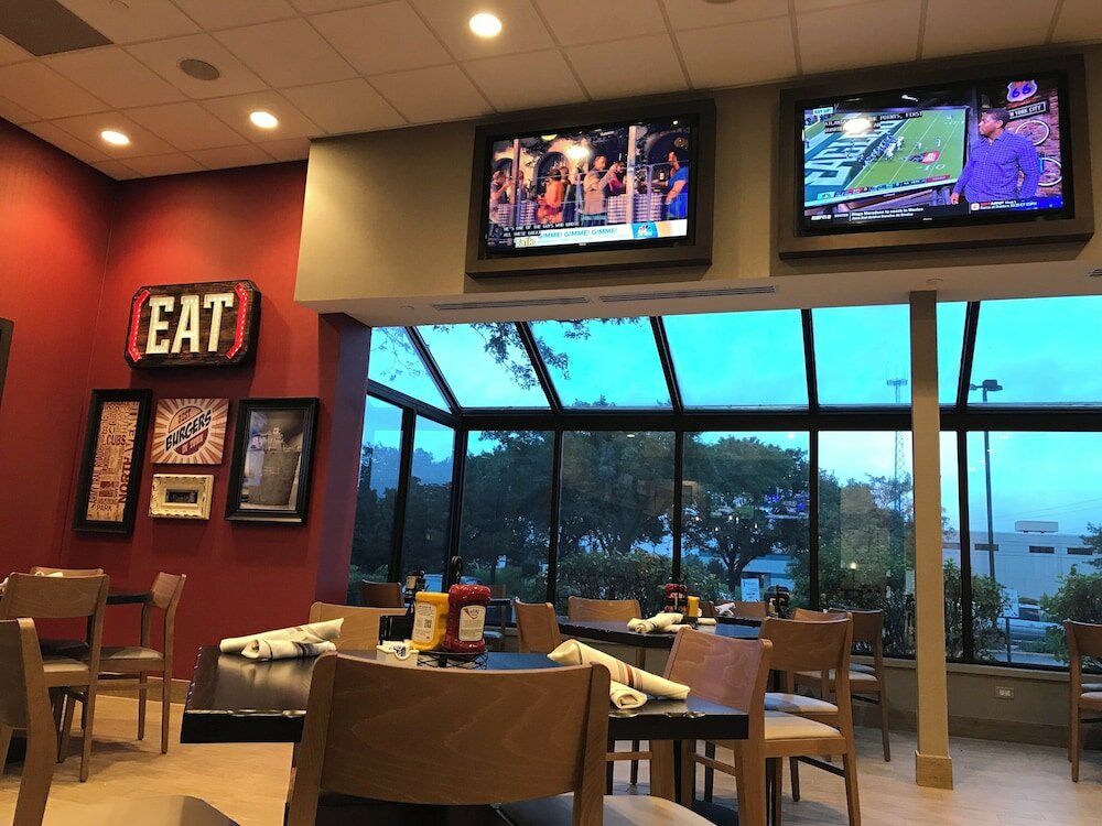 Фото Holiday Inn & Suites Chicago-Carol Stream