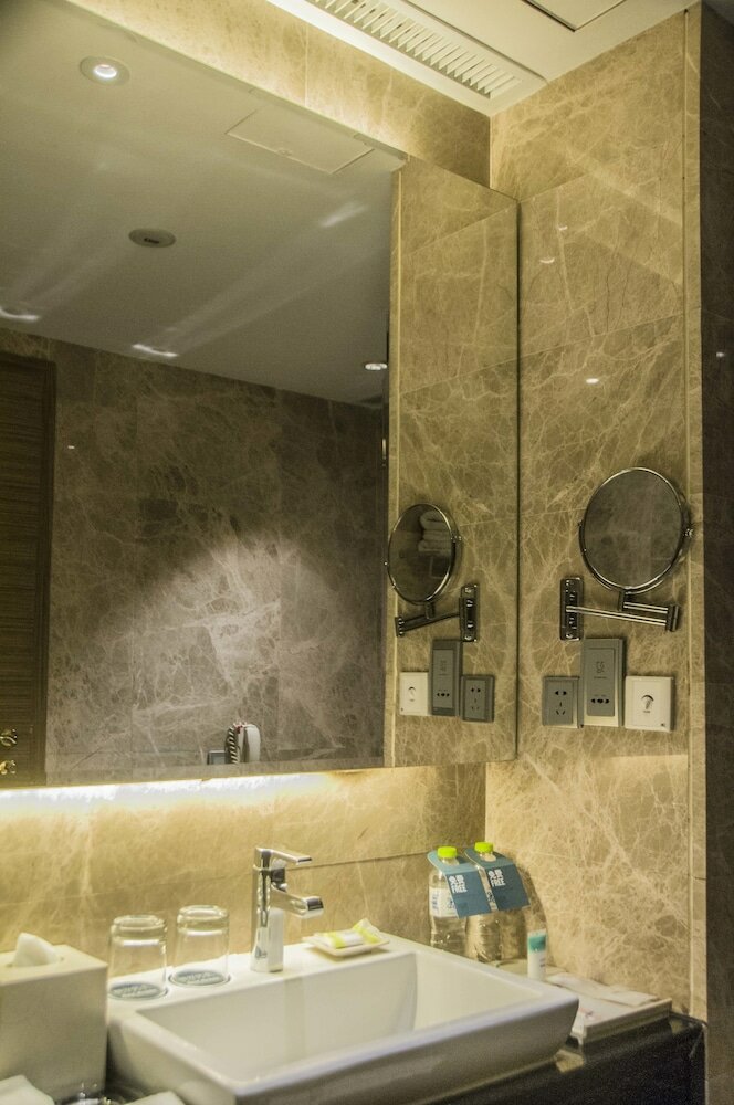 Фото Four Points by Sheraton Qingdao Chengyang