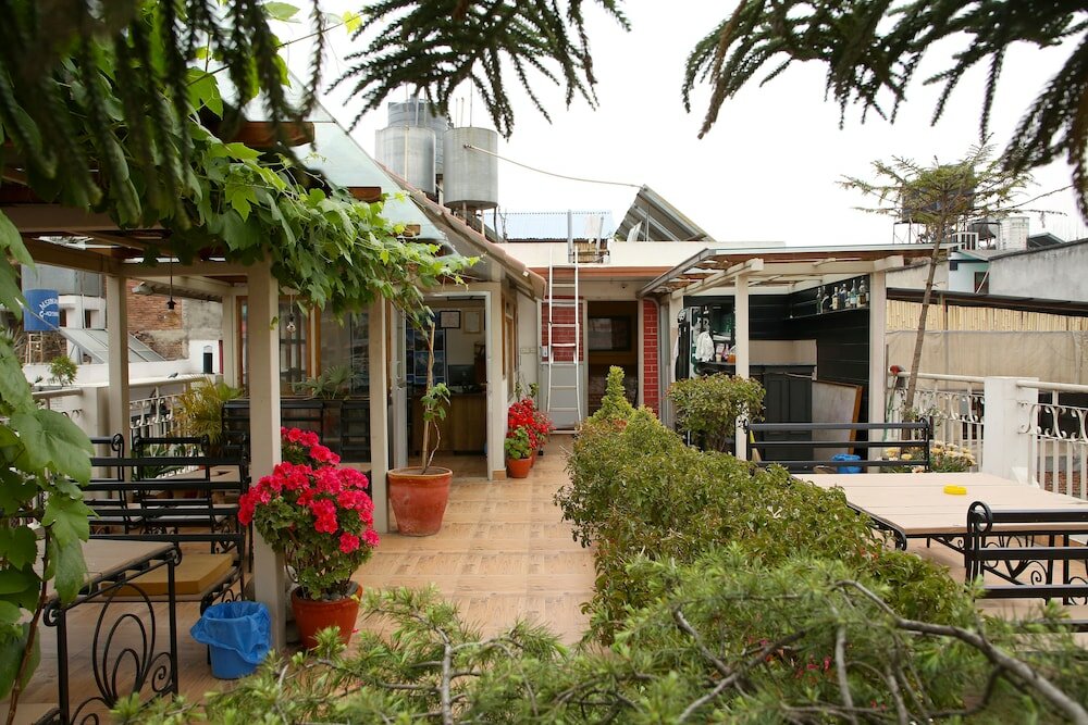 Фото Hotel Himalayan Oasis