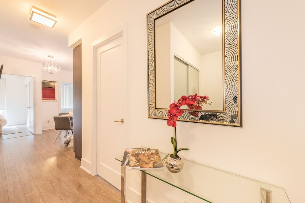 Фото Grand Royal Condos - Cn Tower