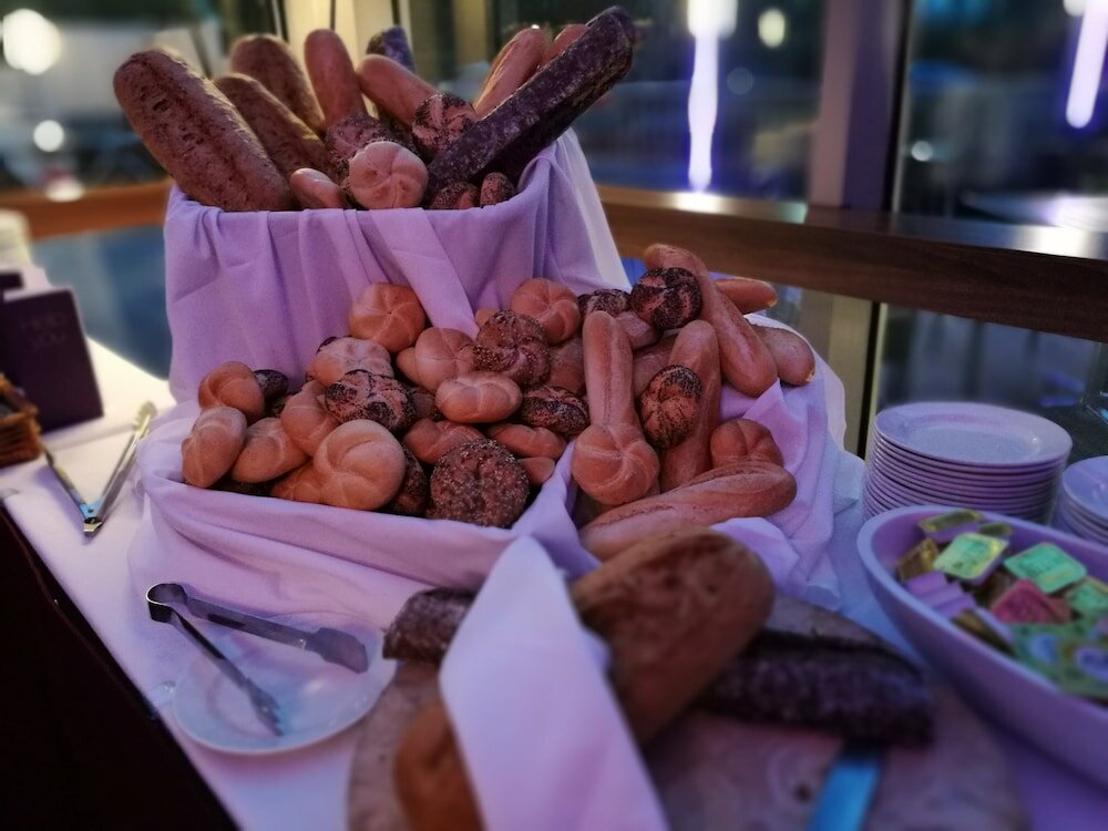 Фото Crowne Plaza London - Gatwick Airport