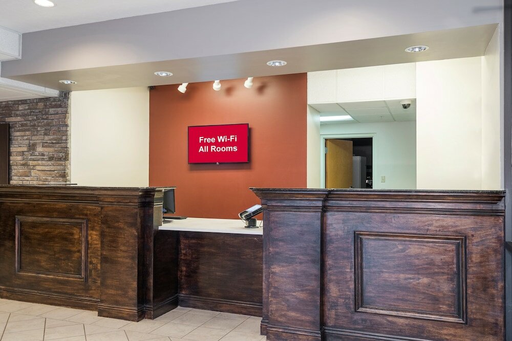 Фото Red Roof Inn & Suites Biloxi