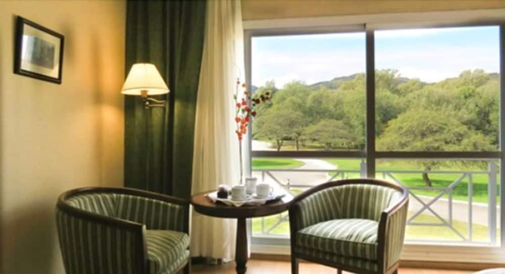 Фото Howard Johnson by Wyndham, Villa General Belgrano