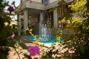 Гостиница Discovery Hotel Bishkek