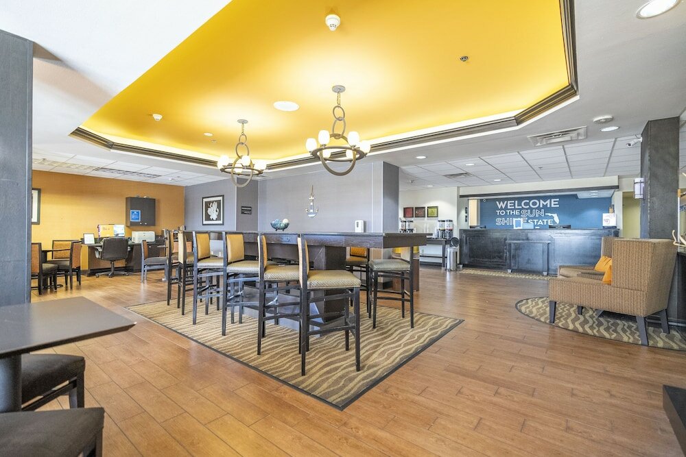 Фото Hampton Inn Spring Hill