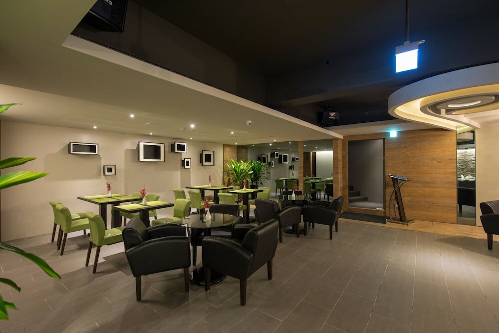 Фото Simple Plus Hotel