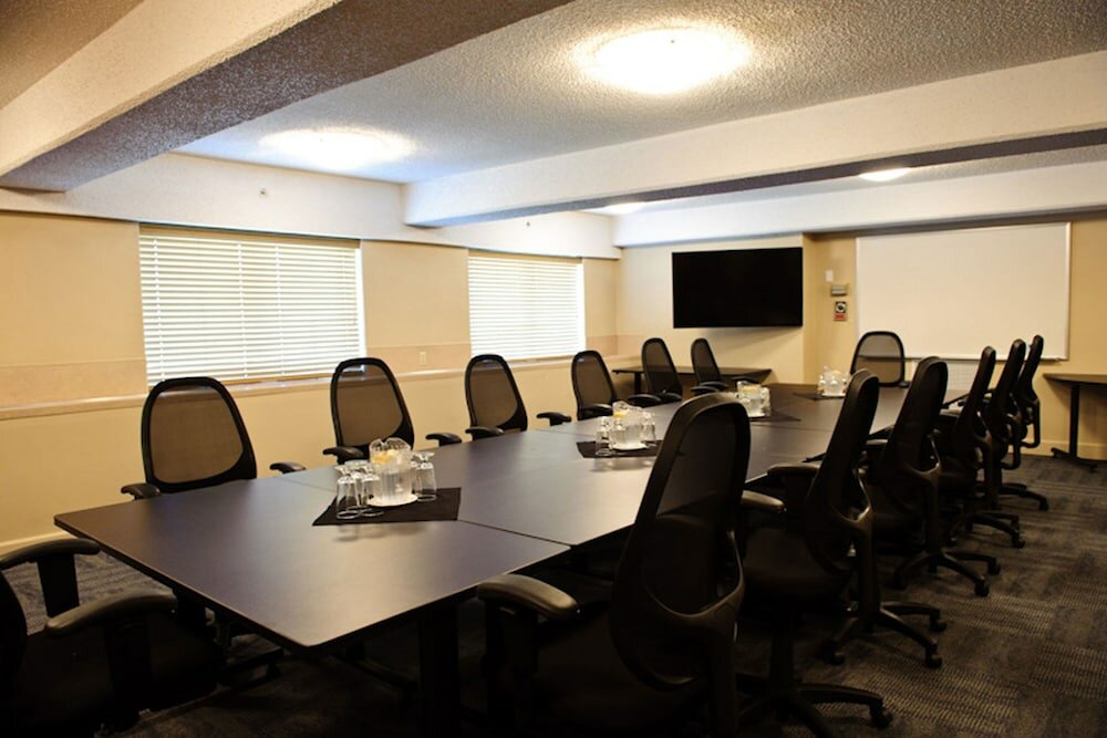 Фото Sandman Signature Lethbridge Lodge