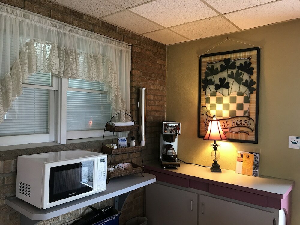 Фото McGoverns Hotel and Suites