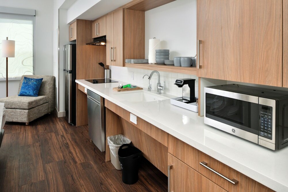 Фото Element Overland Park