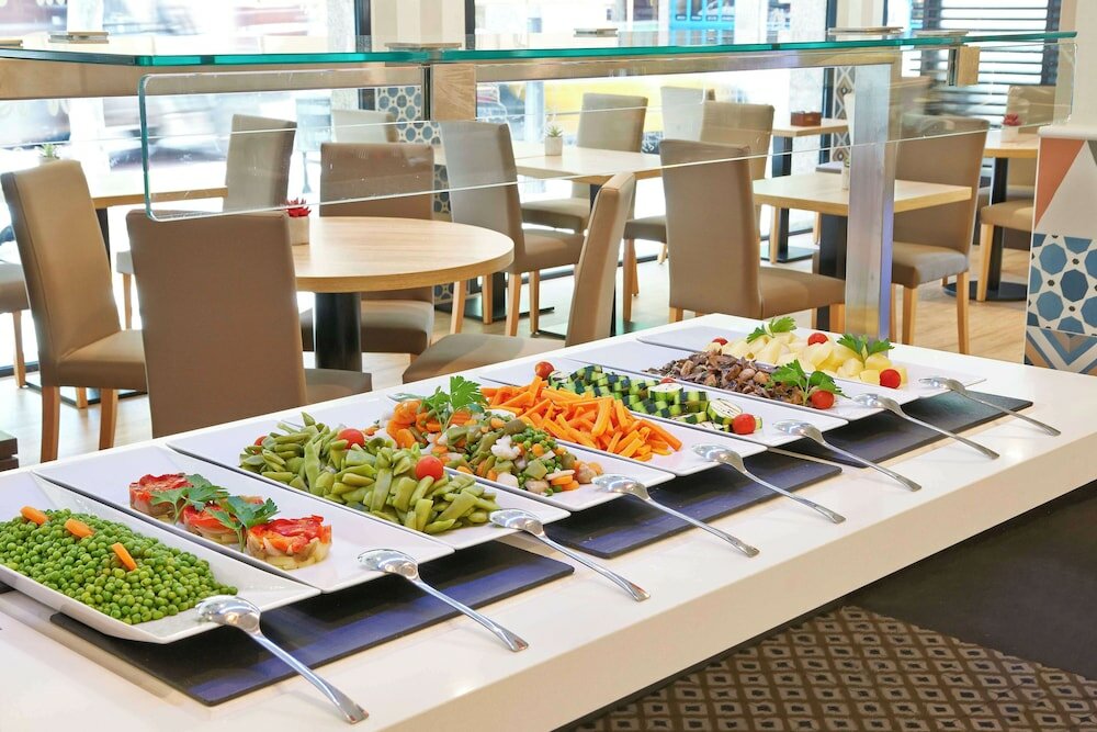 Фото Nh Barcelona Les Corts