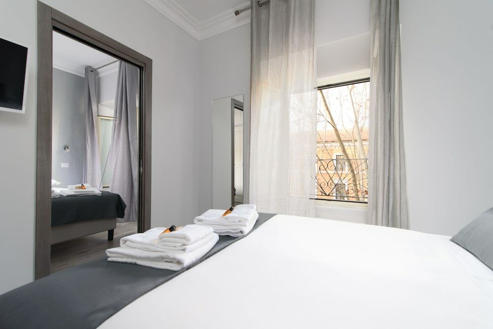 Фото White Caesar Guesthouse