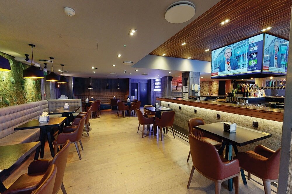 Фото Village Hotel Warrington