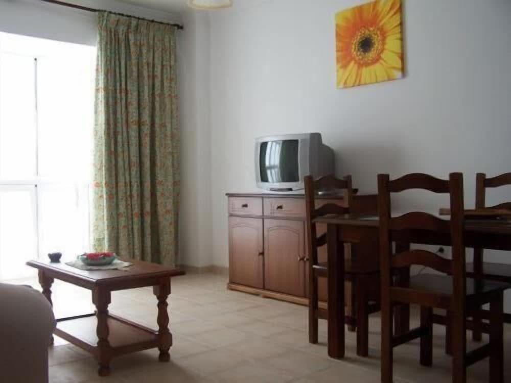 Фото Hostal Tres Soles